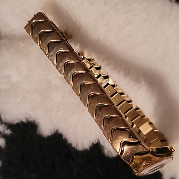 Vintage Seiko Watch Women 21mm Gold Tone 1N00-0FW0‎ New Battery 7.25\